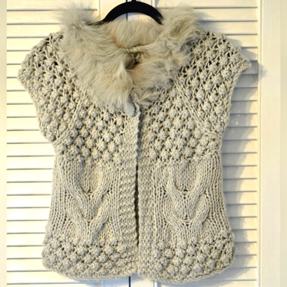 Mystree Sweaters - Mystree Grey Knit Soft Cozy Sweater Vest Cardigan Faux Fur Collar